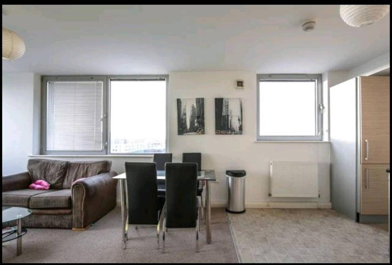 Large 3 Bedrooms In Liverpool City Centre, Free Parking المظهر الخارجي الصورة