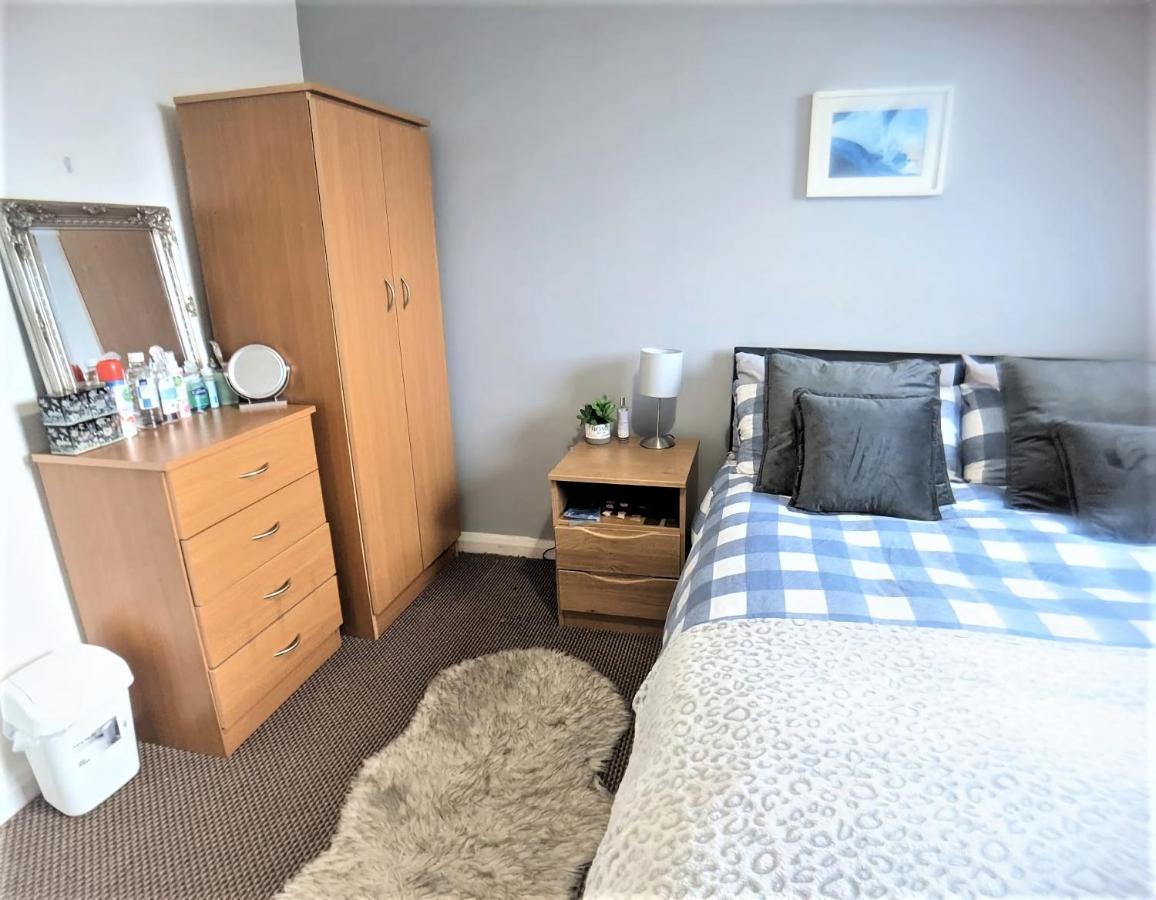 Large 3 Bedrooms In Liverpool City Centre, Free Parking المظهر الخارجي الصورة