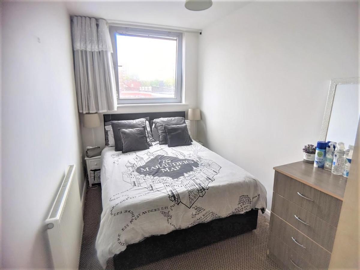 Large 3 Bedrooms In Liverpool City Centre, Free Parking المظهر الخارجي الصورة
