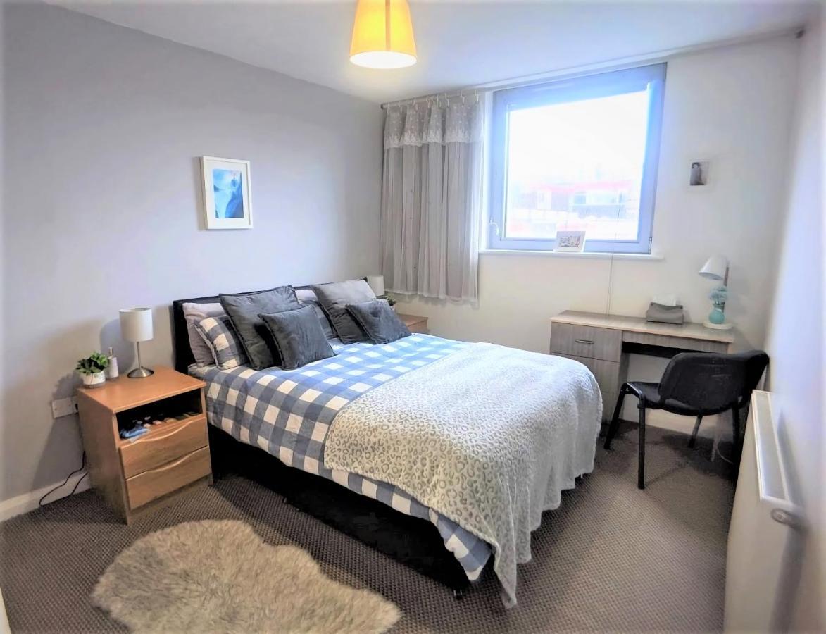 Large 3 Bedrooms In Liverpool City Centre, Free Parking المظهر الخارجي الصورة