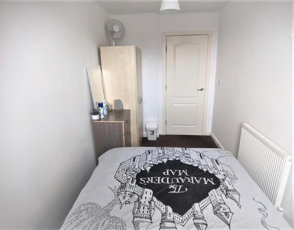 Large 3 Bedrooms In Liverpool City Centre, Free Parking المظهر الخارجي الصورة