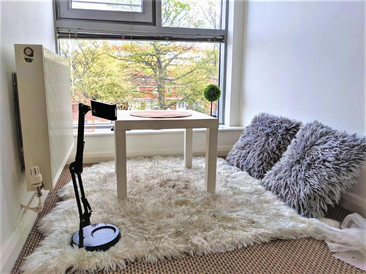 Large 3 Bedrooms In Liverpool City Centre, Free Parking المظهر الخارجي الصورة