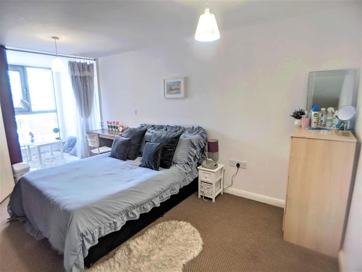 Large 3 Bedrooms In Liverpool City Centre, Free Parking المظهر الخارجي الصورة